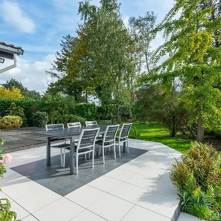 Holiday home Grande Maison Familliale Coulogne